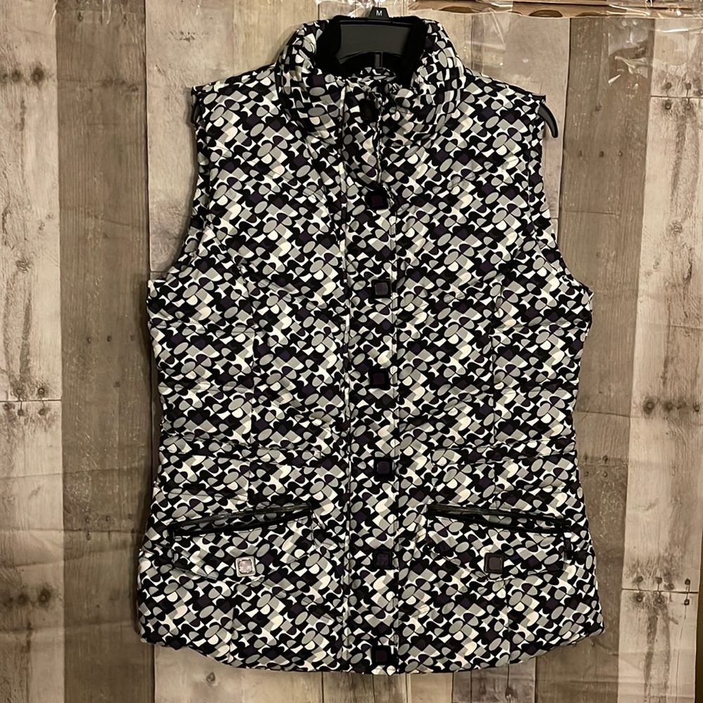NWOT PUFFER MEDIUM WEIGHT VEST WITH LARGE PURPLE AND BLACK BUTTONS